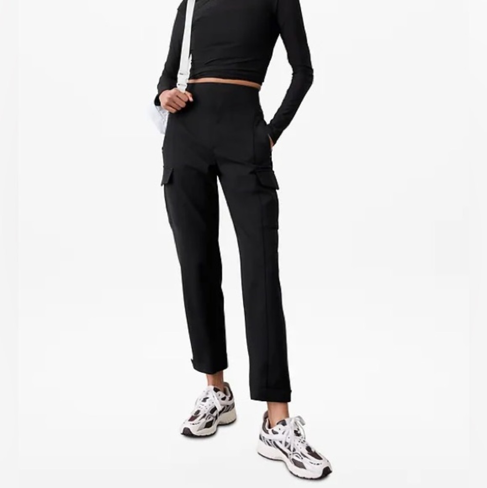 BNWT Athleta Endless Cargo Pants